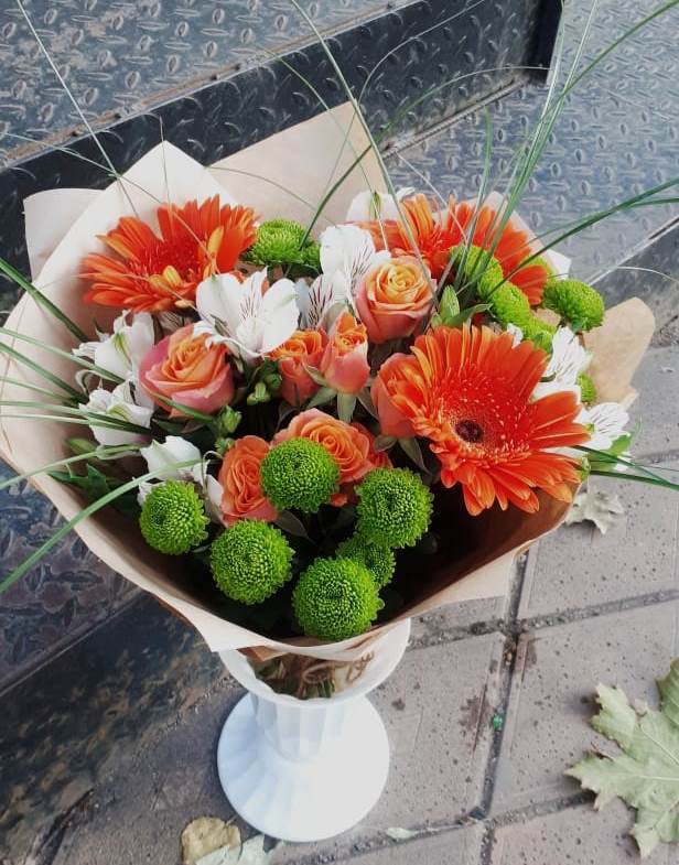 Букет цветов из: Герберы, Хризантемы, Альстромерии и Розы в Горном Новосибирской области