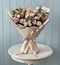 Букет цветов из:  Розы и Лизиантусы в Горном Новосибирской области