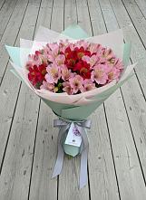 Букет цветов из:  Альстромерии в Горном Новосибирской области