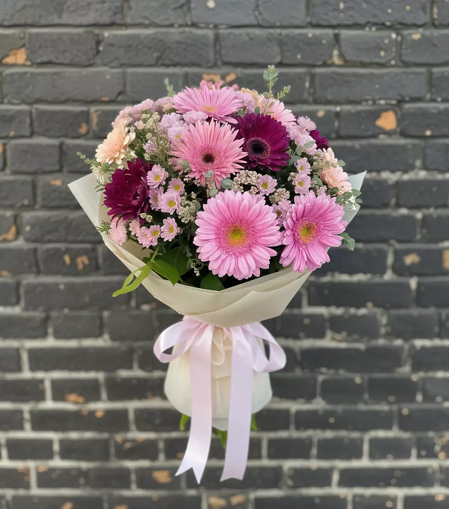 Букет цветов из: Герберы и Хризантемы в Горном Новосибирской области