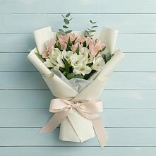 Букет цветов из:  Альстромерии в Горном Новосибирской области
