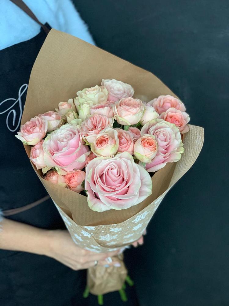 Букет цветов из: Хризантемы и Розы в Горном Новосибирской области