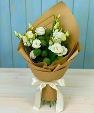 Букет цветов из:  Хризантемы и Лизиантусы в Горном Новосибирской области