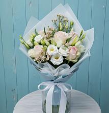 Букет цветов из:  Розы и Лизиантусы #REPLACE_PRED# Горном Новосибирской области