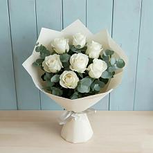 Букет Белые розы в Эвкалипте в Горном Новосибирской области