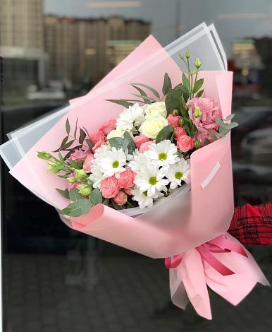 Букет цветов из: Розы, Лизиантусы и Хризантемы в Горном Новосибирской области