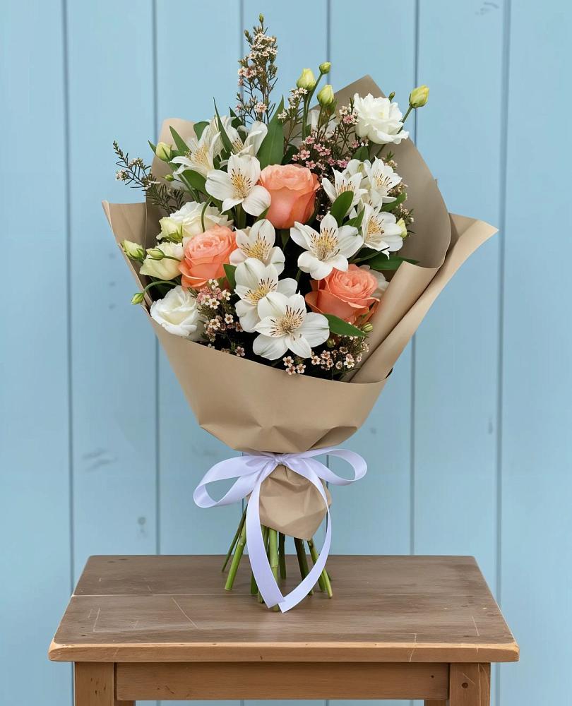 Букет цветов из: Альстромерии, Лизиантусы, Розы и Хризантемы в Горном Новосибирской области