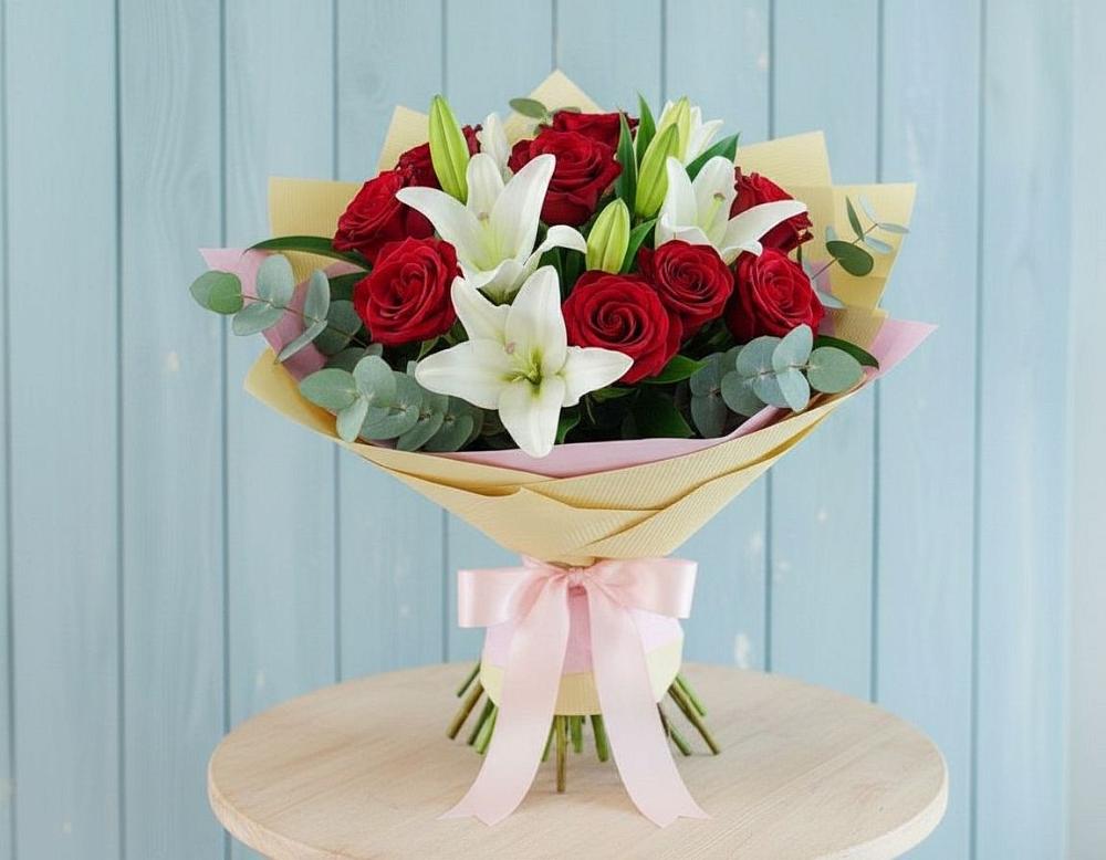 Букет цветов из: Лилии и Розы в Горном Новосибирской области